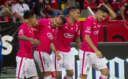 Morelia vence a su "hermano" Atlas