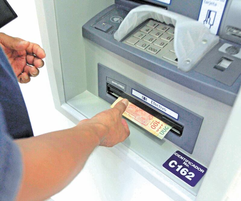 Los programas de apoyo para postergar el pago de créditos de cuatro a seis meses son para mitigar el impacto económico por la pandemia. Foto: ARCHIVO EL UNIVERSAL