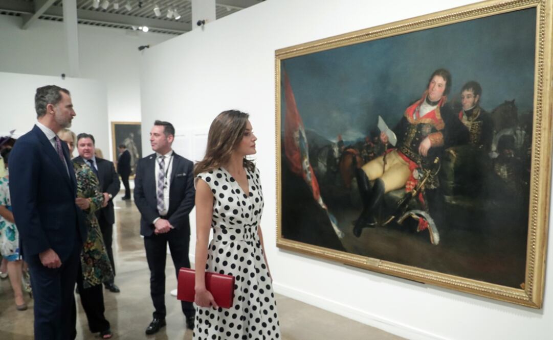 Los reyes de España visitando la exposición "España: 500 años de pintura española de los museos de Madrid". Foto: EFE/ Zipi