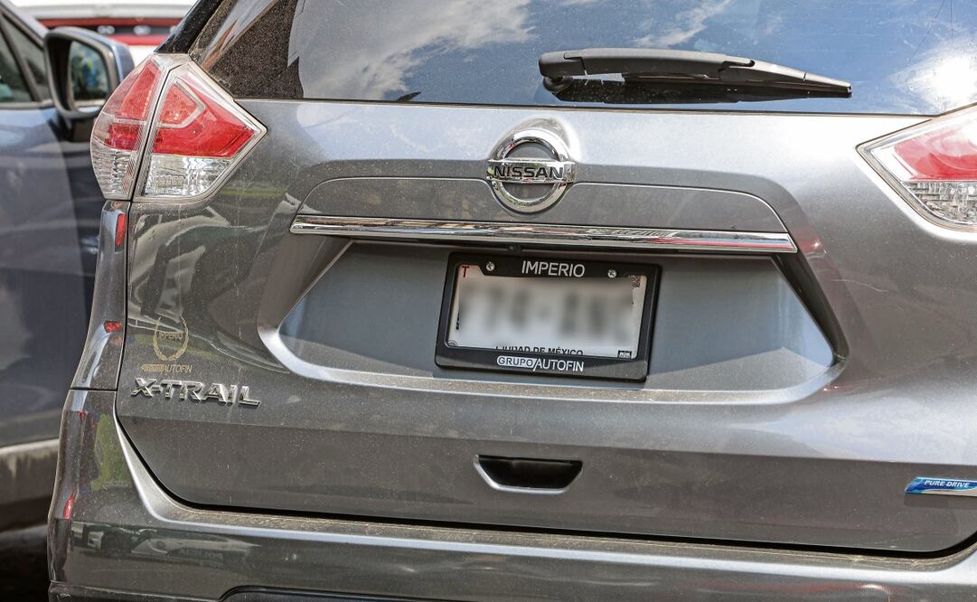 El uso del portaplaca no tiene nada de malo, simplemente con que se vea el QR, comentó un automovilista. (28/03/2025) Foto: Gabriel Pano | El Universal