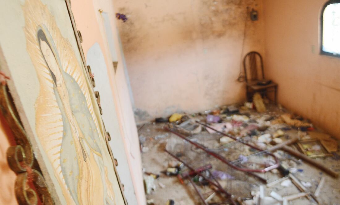 En una casa en la calle “del terror”, como la bautizaron los vecinos, presuntamente integrantes de Guerreros Unidos escondieron a la llamada “pareja imperial” (DASSAEV TÉLLEZ. EL UNIVERSAL)