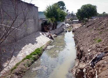 Viviendas de Huehuetoca descargan aguas negras en presa Cuevecillas