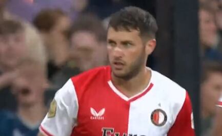 VIDEO: Santiago Giménez hace gol de vestidor con el Feyenoord; el partido está en pausa por la lluvia