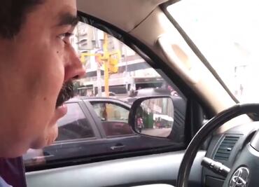 Maduro recorre Caracas en auto durante “hora cero” de la oposición