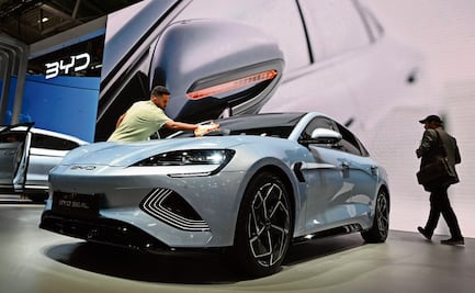 México subirá hasta 50% los aranceles a autos y productos chinos; implementará el nivel máximo permitido por la OMC