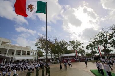 Realizan en Quintana Roo acto conmemorativo por Día de la Bandera