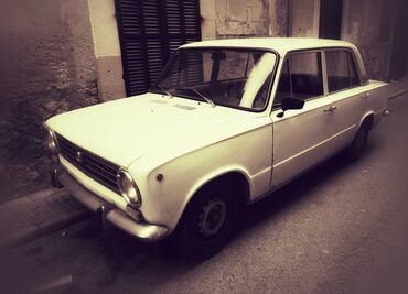 Regresa al pasado en la Exhibición de Autos Clásicos del Palacio de Minería