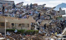 Video muestra la fuerza del terremoto en Venezuela; personas pierden el equilibrio mientras un edificio colapsa