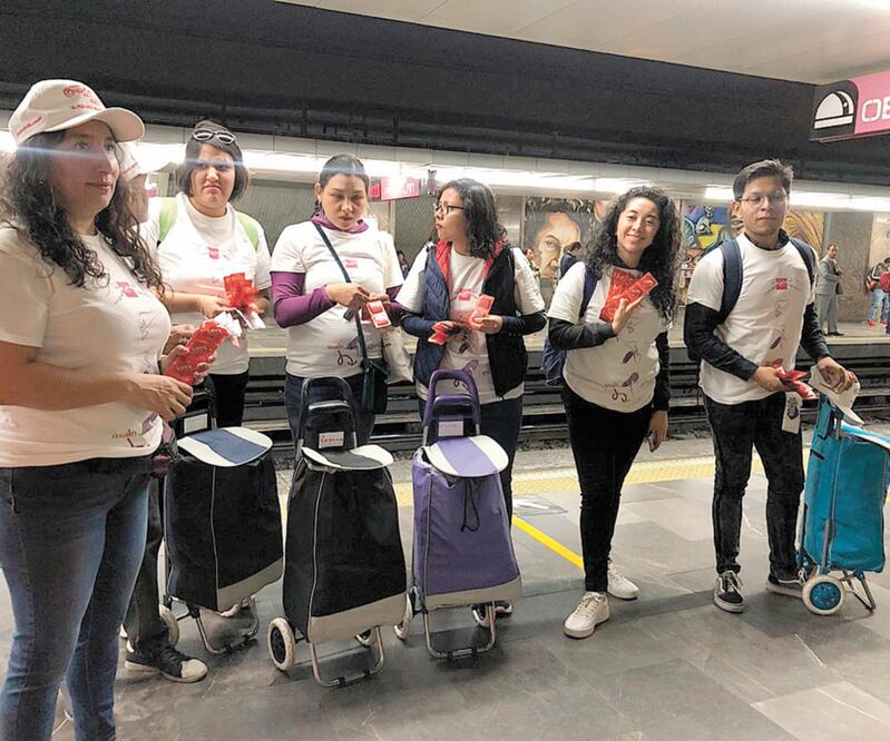 La repartición se realizó en conjunto con la Secretaría de Salud, de Inclusión y Bienestar Social, el Injuve, la CDH, asociaciones civiles e iniciativa privada. Foto: ESPECIAL