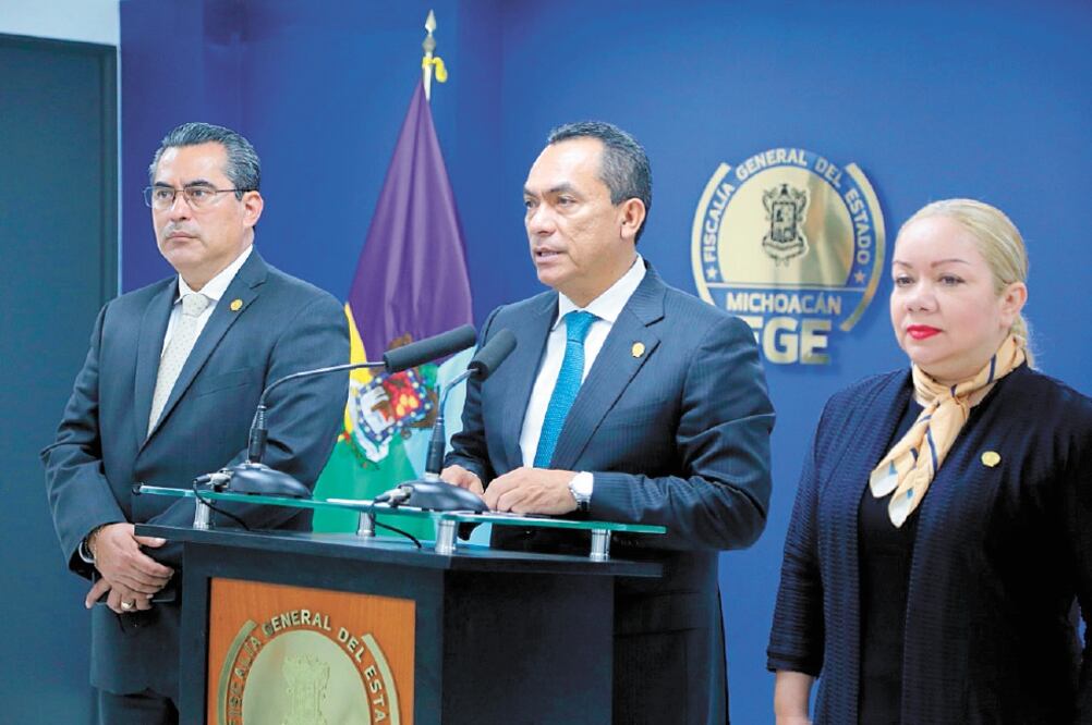 Arresto. Los policías de Ziracuaretiro acusados fueron internados en el penal de Uruapan; un juez definirá su situación jurídica. Foto/ESPECIAL