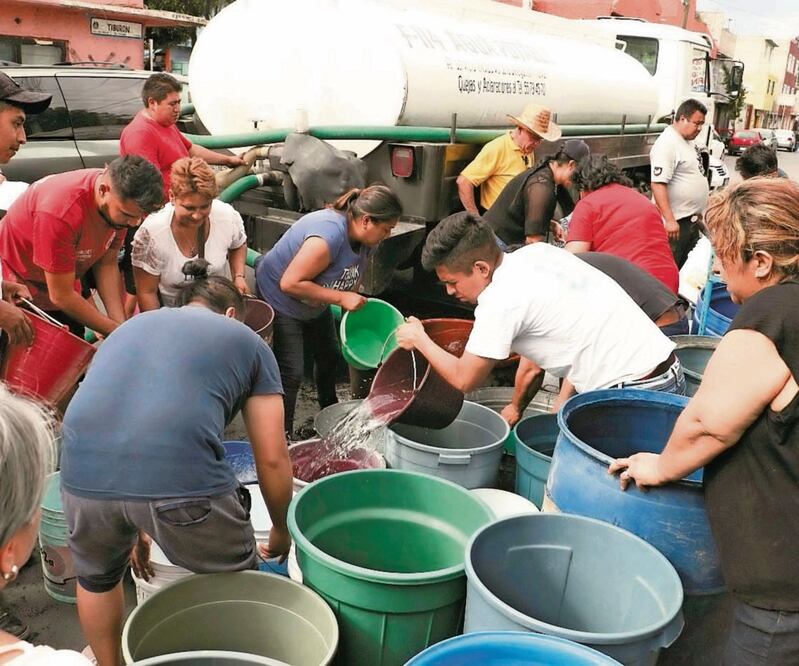 Una de cada cuatro personas en México no tiene acceso al agua entubada en su colonia. Foto: Archivo EL UNIVERSAL