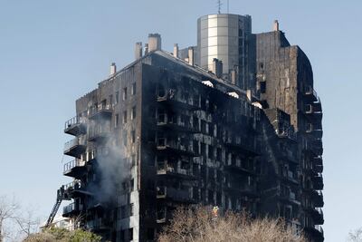 Los dramáticos testimonios que dejó el incendio del edificio en Valencia: “Ya no queda nada de mi casa”