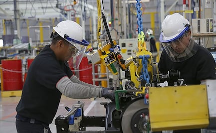 En un bache, industria automotriz de México