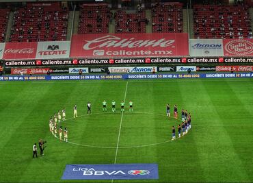 Miguel Ponce aplaude regreso de aficionados al estadio de Chivas