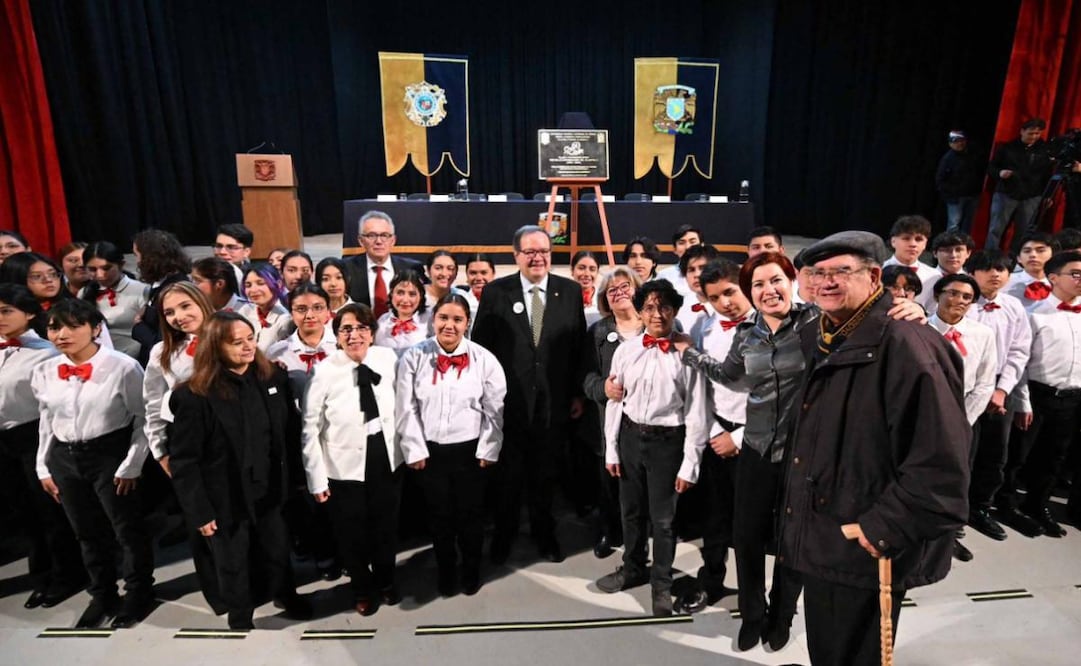 El rector Leonardo Lomelí presidió la ceremonia por el 60 aniversario del plantel 8 “Miguel E. Schulz” de la Escuela Nacional Preparatoria, este lunes 9 de febrero de 2026. Foto: Especial