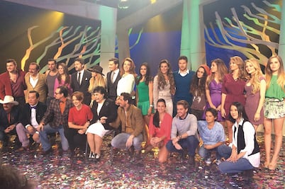 Salinas firma otra vez con Televisa