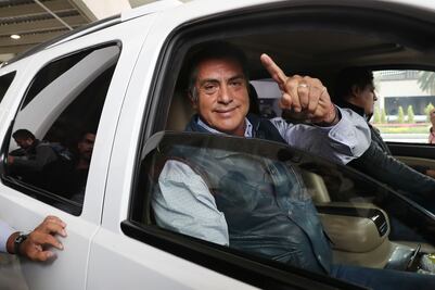 Propone "El Bronco" empezar de cero negociación de debates