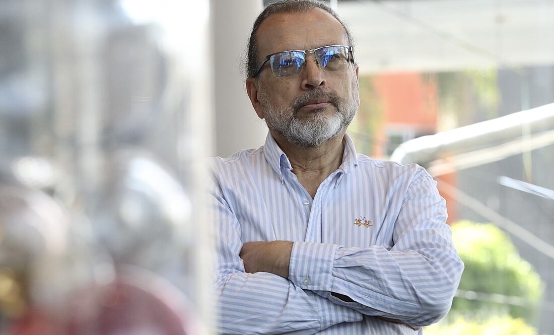 Entrevista con el autor William Ospina referente a su libro “Pondré mi oído en la piedra hasta que hable” . Fotos: Berenice Fregoso/EL UNIVERSAL.