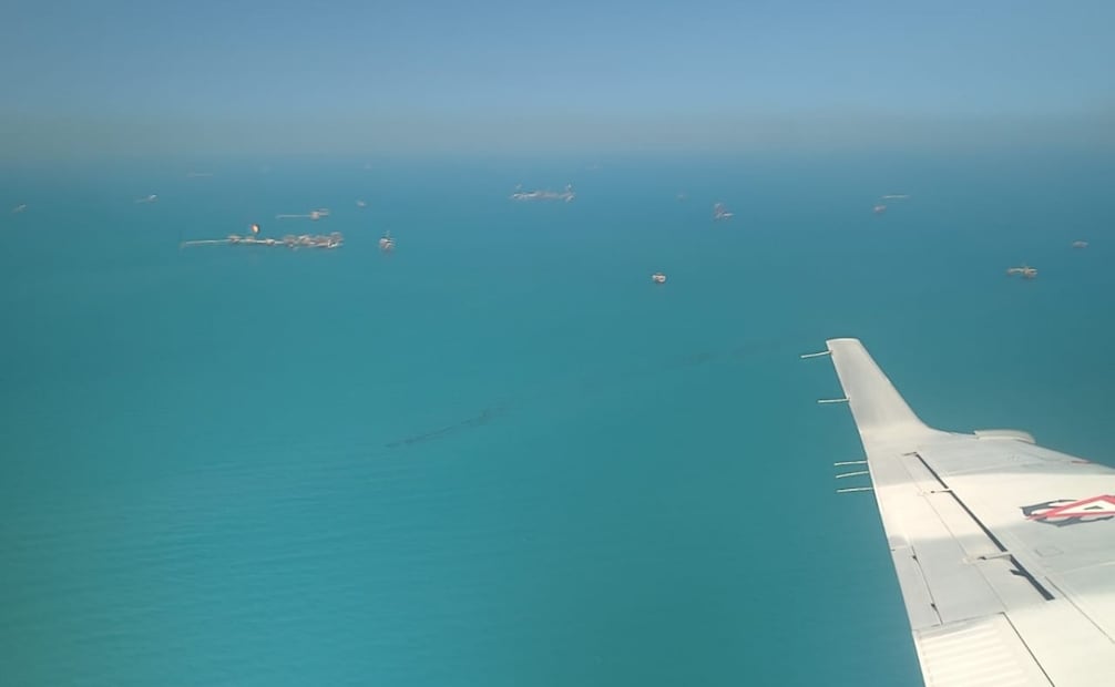 Más de 2400 elementos atienden derrame de crudo en Veracruz y Tabasco; SEMAR ha atendido más de 223 km de playas.
Foto: Especial.