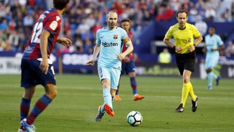 Barcelona pierde el invicto frente al Levante