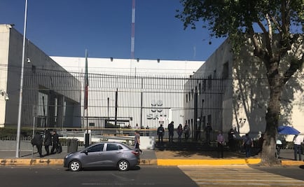 "Nos pidieron que no hablemos sobre el tema de los despidos": empleados del SAT