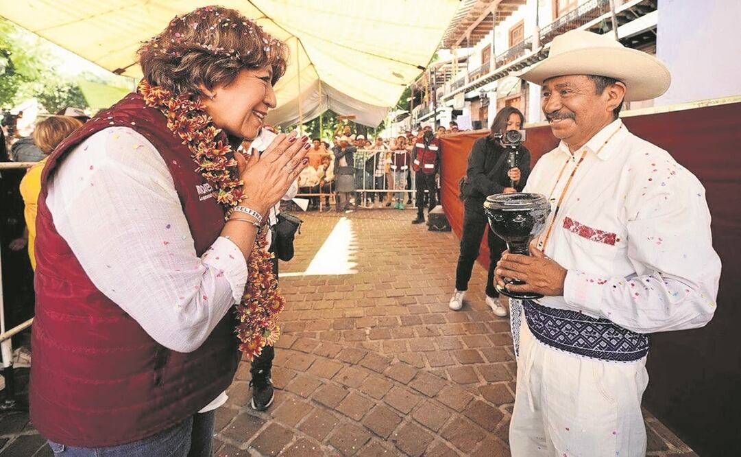 Delfina Gómez sostuvo un encuentro en Valle de Bravo con integrantes de la comunidad mazahua. Foto: ESPECIAL
