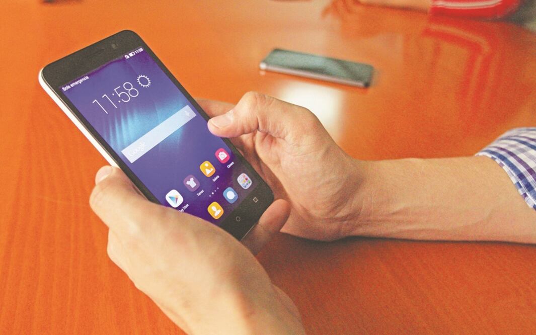 Con este nuevo sistema, usaras la energía solar para cargar tu teléfono/ Foto: El Universal