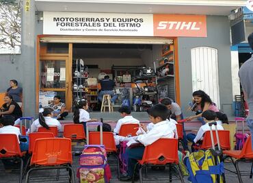 Seis mil alumnos siguen sin aulas en Juchitán, Oaxaca