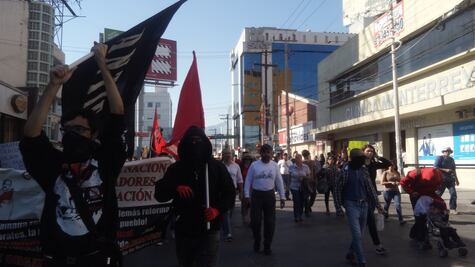Marchan contra el gasolinazo también en Monterrey