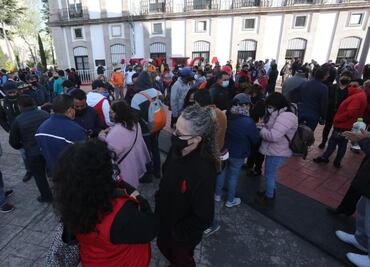 Por falta de pago de quincenas y aguinaldo protestan empleados del ayuntamiento de Toluca