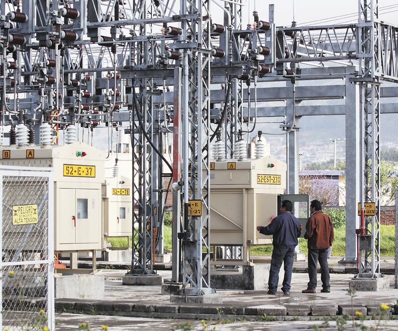 Las reformas han sido objeto de polémica, dado que dan preferencia a la CFE sobre las empresas generadoras de energía sustentable. Foto: ARCHIVO EL UNIVERSAL