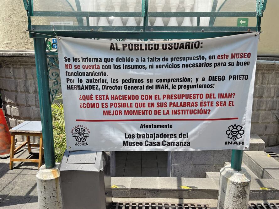 Manta colgada en el Museo Casa de Carranza el sábado pasado. Foto: de X: #YAPÁGAMEINAH