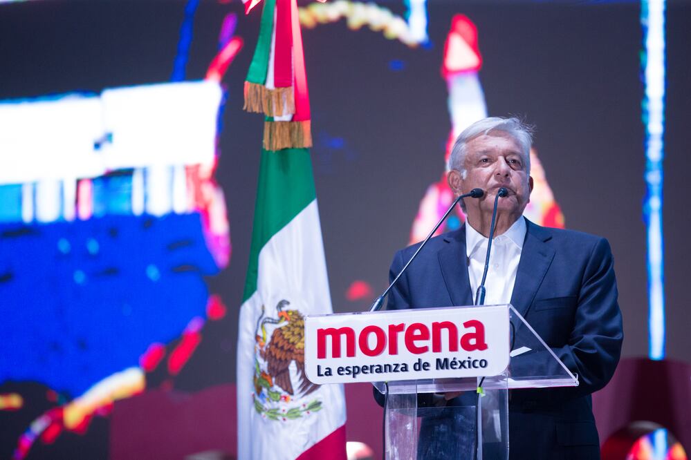 Hace un año Andres Manuel López Obrador festejó su triunfo en las elecciones de 2018 en el Zócalo capitalino / Archivo. El Universal