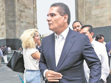 Gobernador de Michoacán apoya a mujeres que falten el 9 de marzo por paro nacional