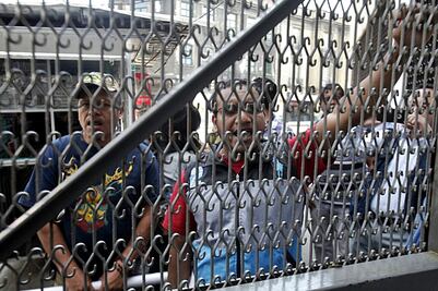 Piden padres de los 43 ampliar permanencia del GIEI