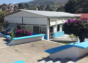 Mujer da a luz en la vía pública en Oaxaca