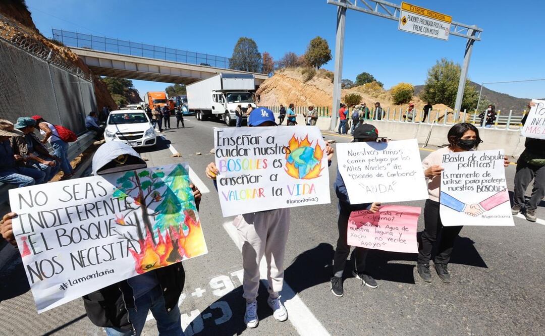 Bloqueo en autopista Naucalpán-Toluca. Foto: Jorge Alvarado