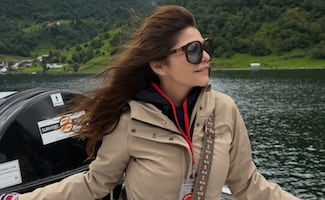 Itatí Cantoral presume vacaciones en Noruega con sus hijos y sorprende con foto en traje de baño a los 51 años