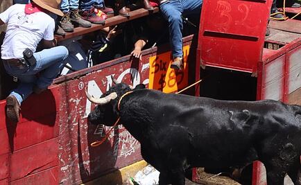 Huamantlada de Tlaxcala deja 9 lesionados por embestida de toro