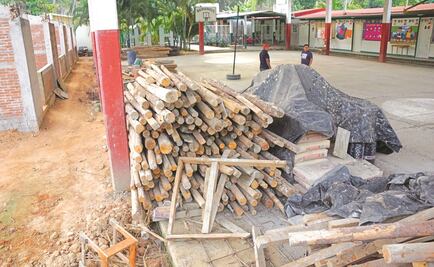 A un año del terremoto, estudian donde pueden en Oaxaca