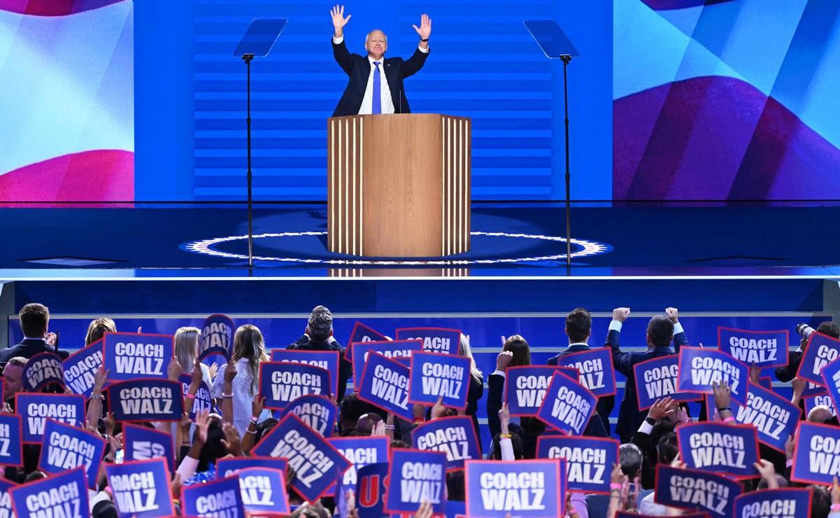 El gobernador de Minnesota y candidato demócrata a la vicepresidencia de 2024, Tim Walz, habla el tercer día de la Convención Nacional Demócrata. Foto: AFP