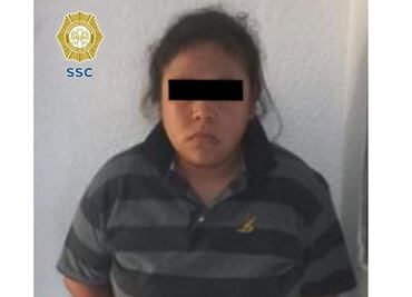 Comerciantes de Coyoacán amarran y golpean a presunta ladrona; policías evitan linchamiento