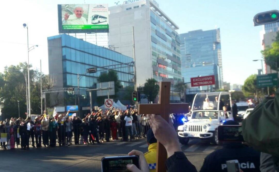 El Papa Francisco se traslada hacia el AICM