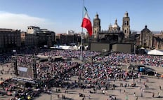 Concierto de Shakira comienza a llenar el Zócalo capitalino; redoblan vigilancia en primer cuadro de la CDMX