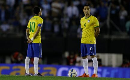 Argentina y Brasil guardan un minuto de silencio por atentados en París