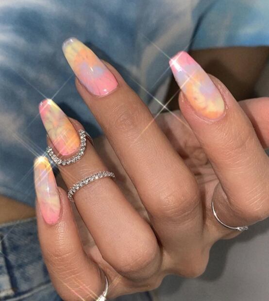 Las mejores ideas para darle vida a tus uñas durante el verano