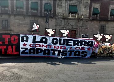 Base de apoyo del EZLN se manifestó en Palacio Nacional; denuncian ataques a comunidades