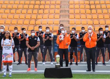 Alejandro Murat y Alebrijes presentan nuevo uniforme, inspirado en los bordados del Istmo