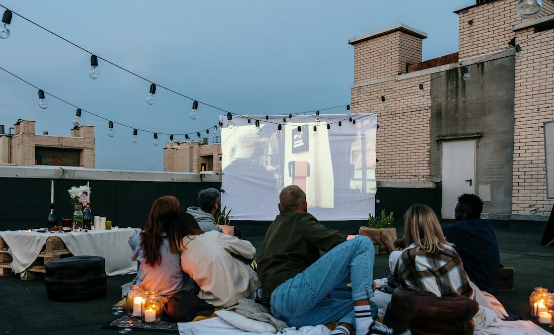 Cine bajo las estrellas. Foto: pexels