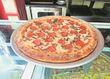 Musulmán demanda a pizzería por venderle carne de cerdo